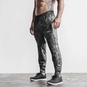 NWT NOBULL Men’s Jogger - XS - Charcoal Camo